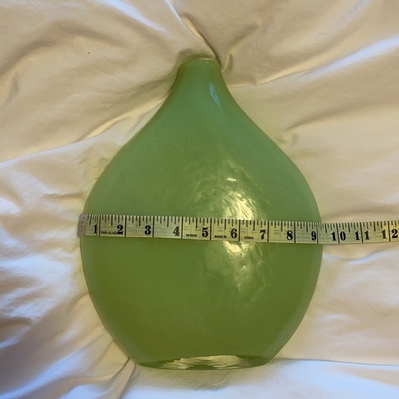 Green Vase Glass - Picture 4 of 7
